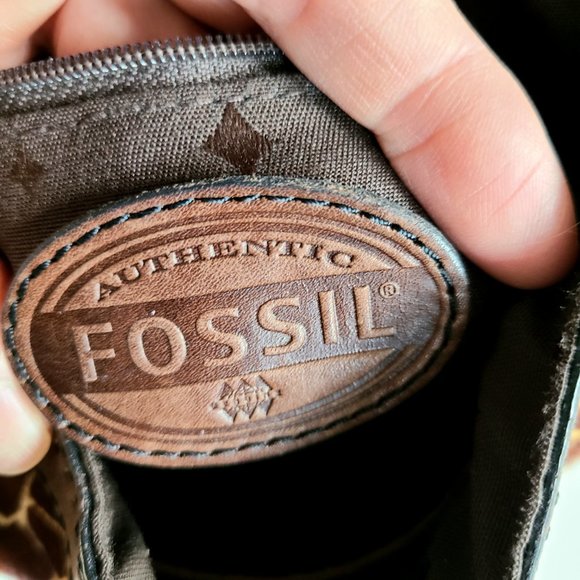 Fossil crossbody brown leather with cowhide details messenger bag. - Picture 8 of 9